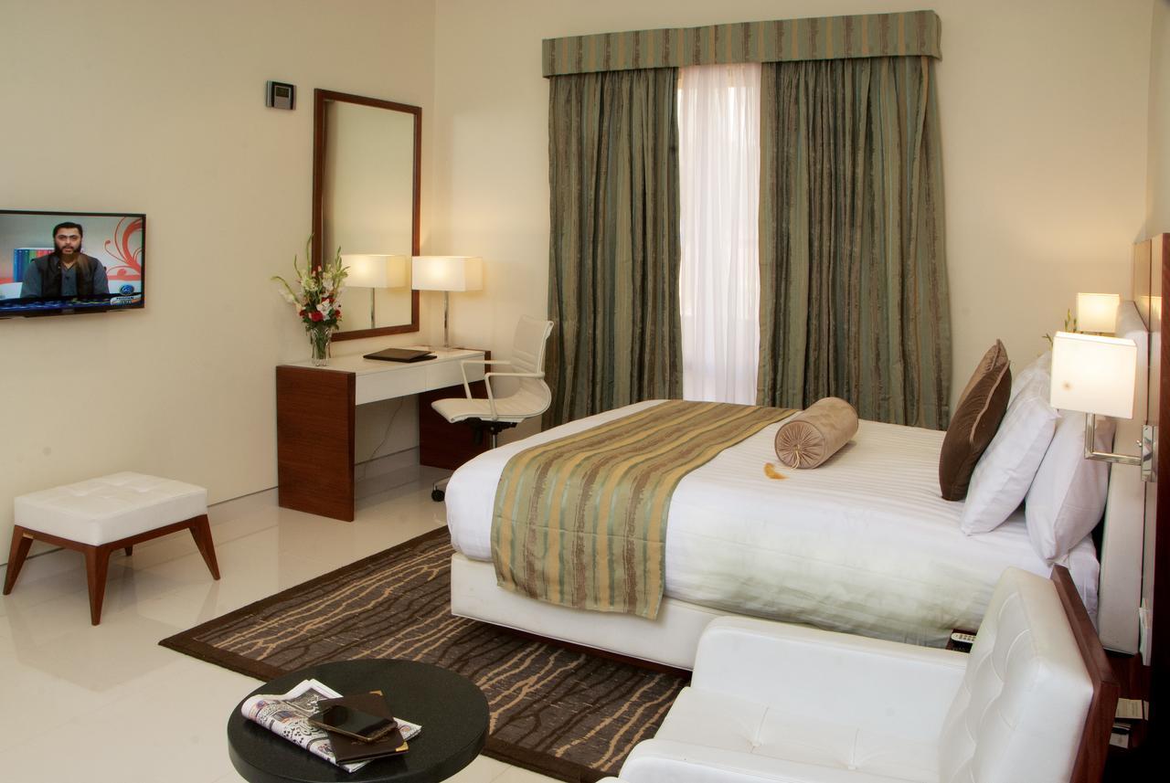 อวารี เอ็กซ์เพรส บูทิก เรสซิเดนซ์ - มุลตาน Hotel ภายนอก รูปภาพ