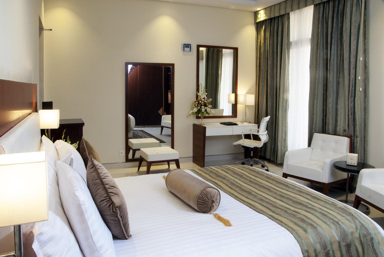 อวารี เอ็กซ์เพรส บูทิก เรสซิเดนซ์ - มุลตาน Hotel ภายนอก รูปภาพ