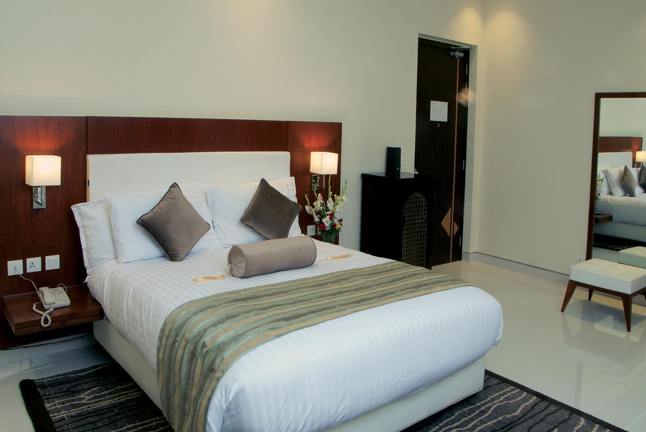 อวารี เอ็กซ์เพรส บูทิก เรสซิเดนซ์ - มุลตาน Hotel ภายนอก รูปภาพ
