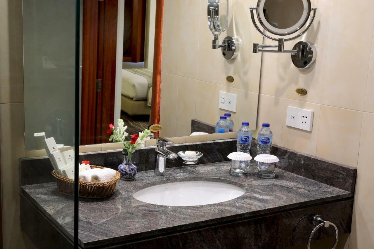 อวารี เอ็กซ์เพรส บูทิก เรสซิเดนซ์ - มุลตาน Hotel ภายนอก รูปภาพ