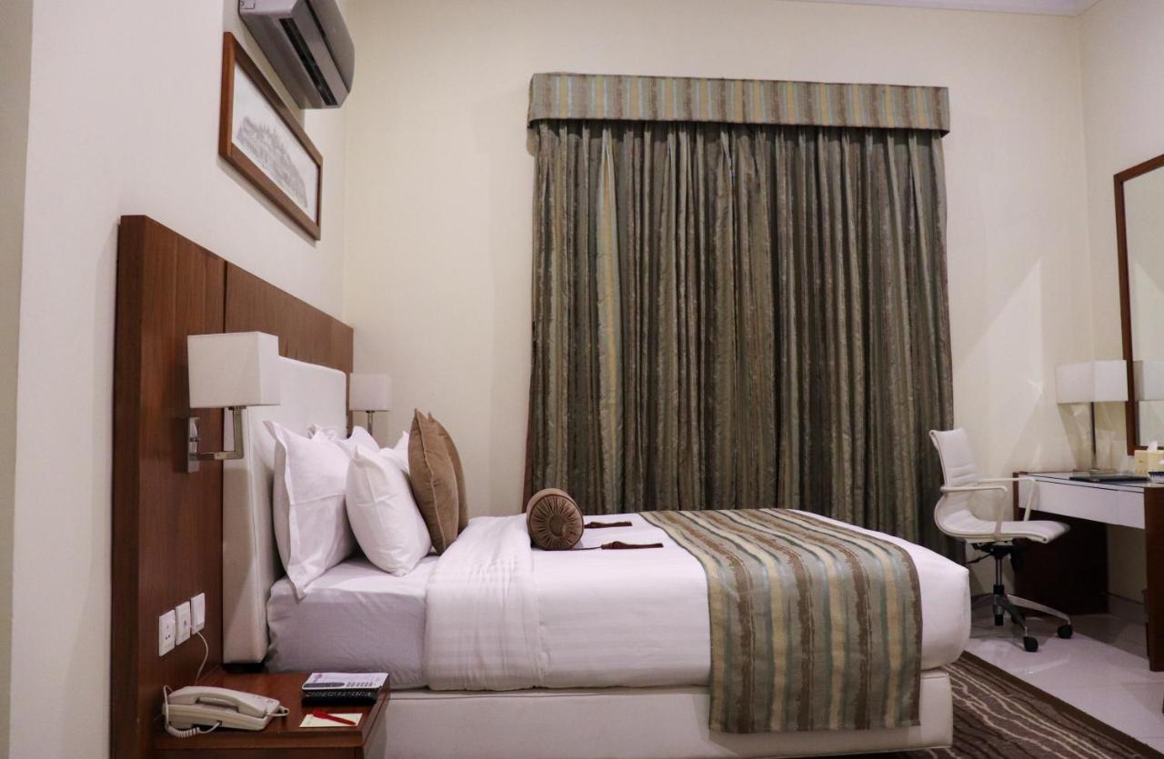 อวารี เอ็กซ์เพรส บูทิก เรสซิเดนซ์ - มุลตาน Hotel ภายนอก รูปภาพ